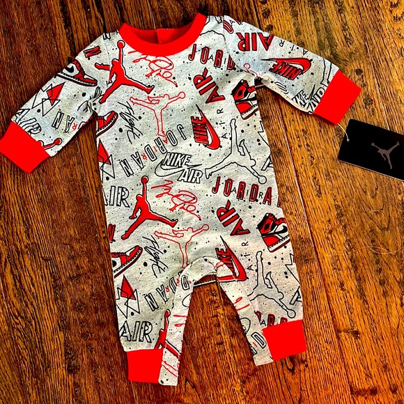 Jordan Nike Onesie NB & 0-3 months Brand New - Picture 1 of 2